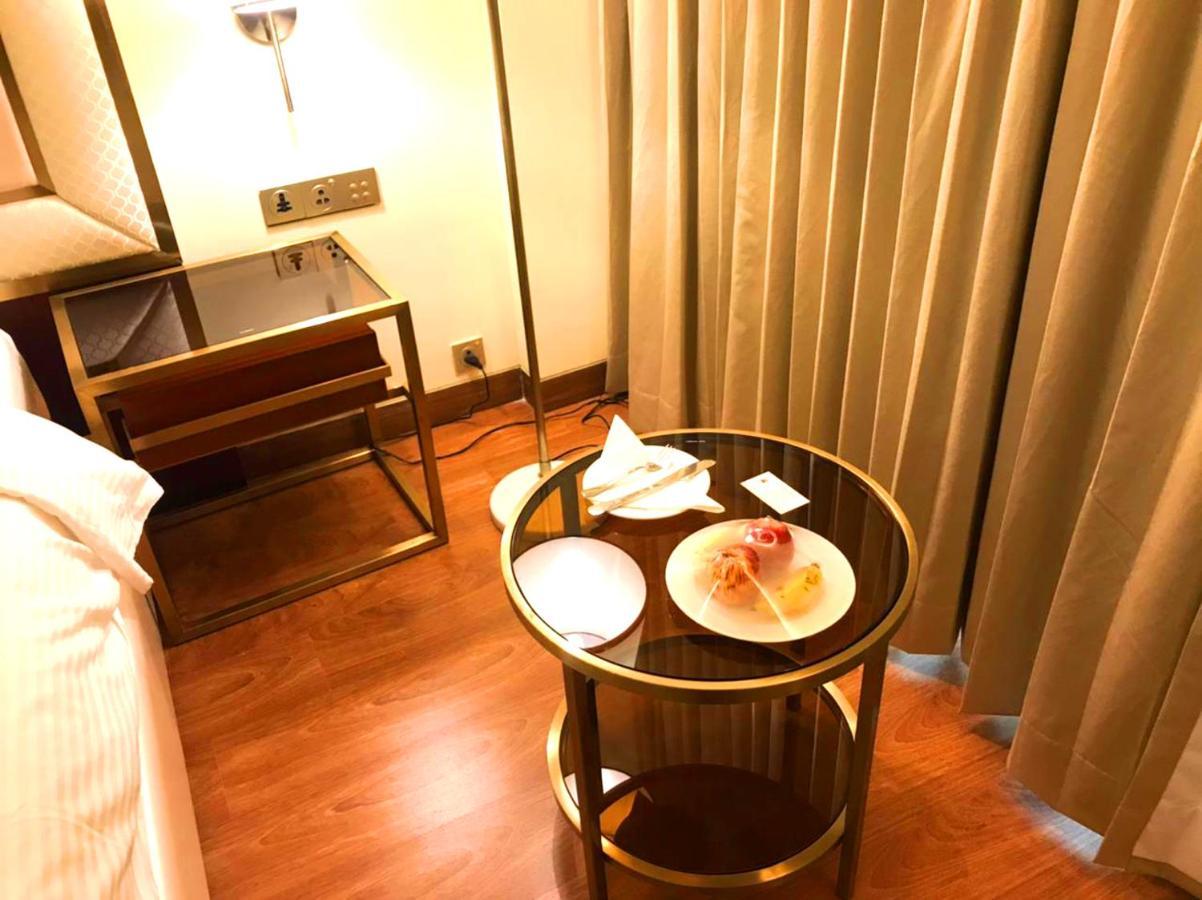 Kay-Em Spectra Hotel Csennai Kültér fotó