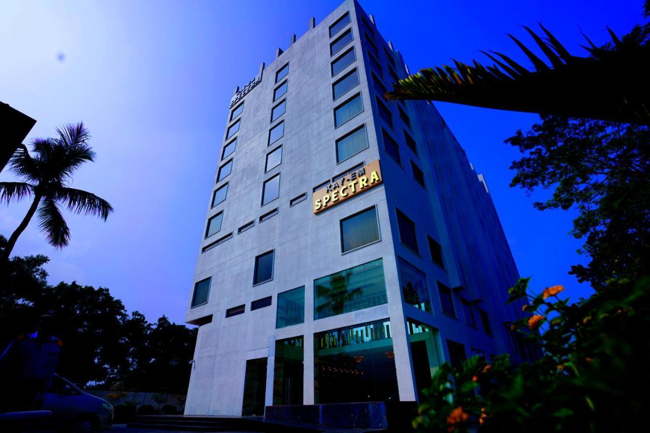 Kay-Em Spectra Hotel Csennai Kültér fotó