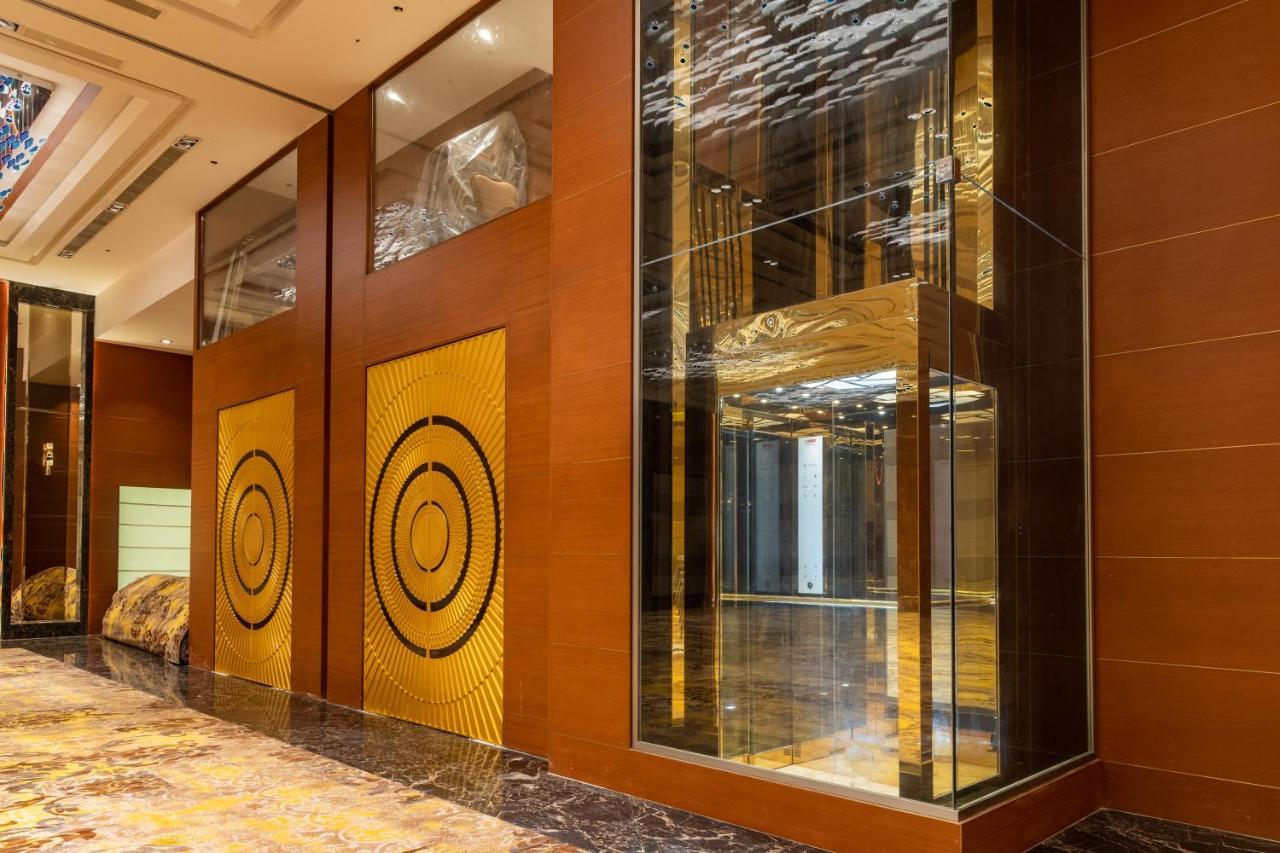 Kay-Em Spectra Hotel Csennai Kültér fotó